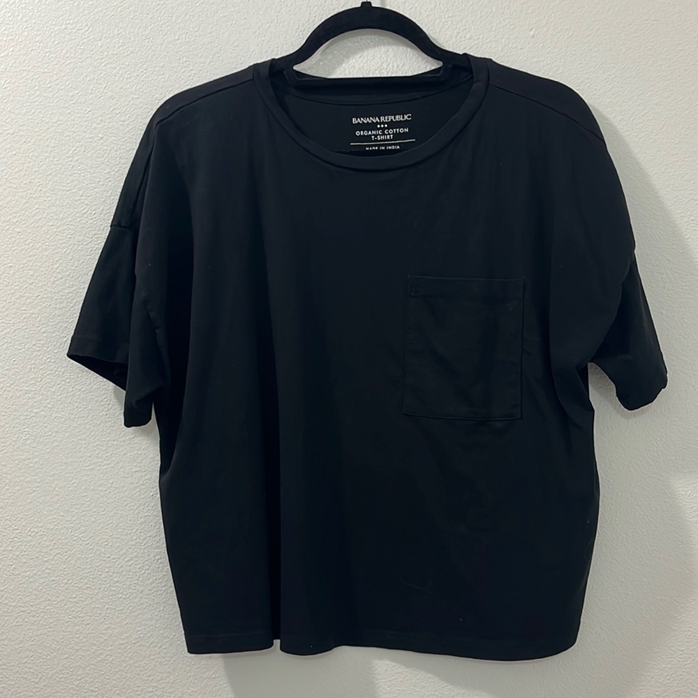 Banana Republic Organic Cotton Black Pocket Tee – Size Medium